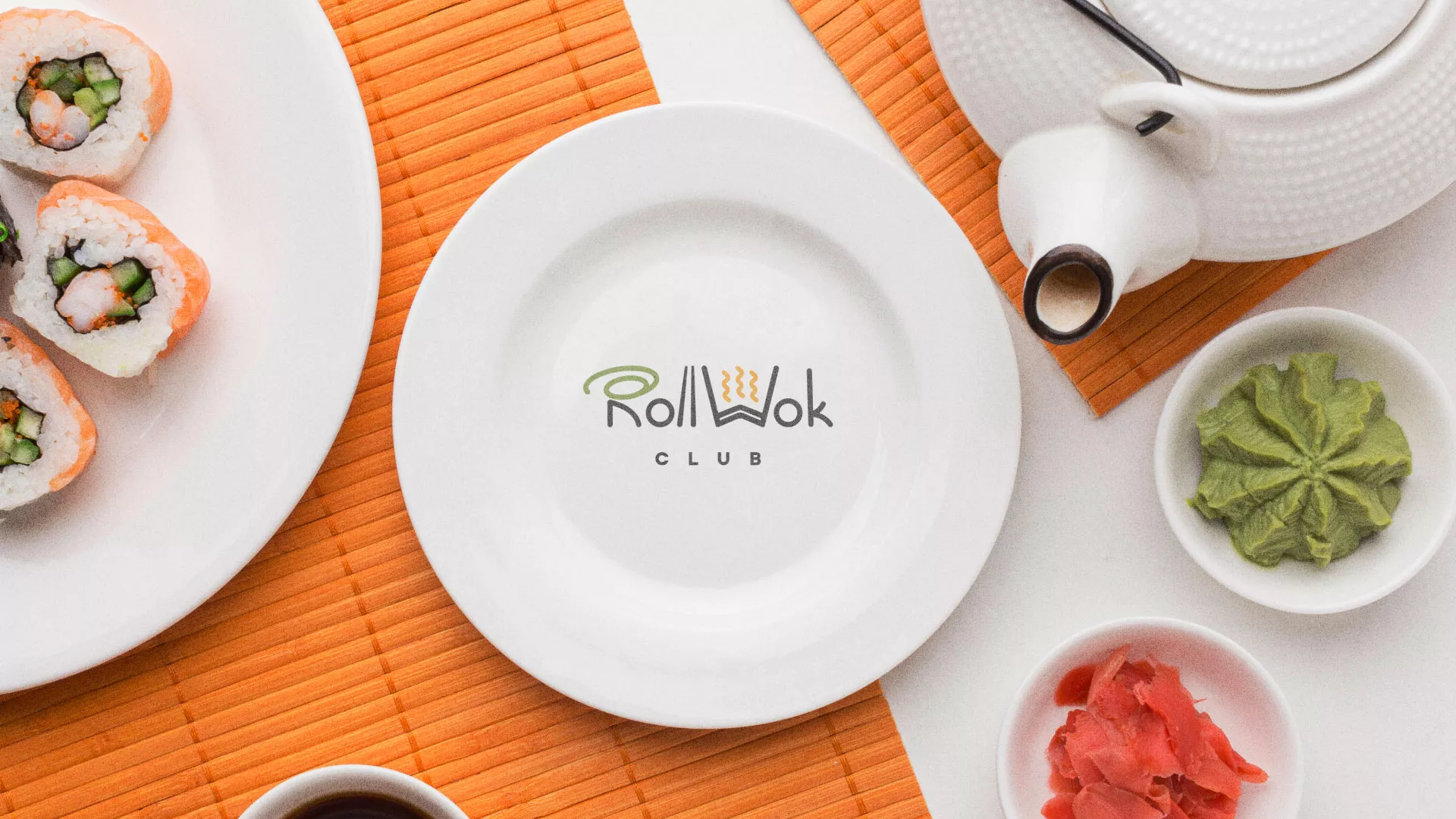 Разработка логотипа и фирменного стиля суши-бара «Roll Wok Club» в Ивантеевке